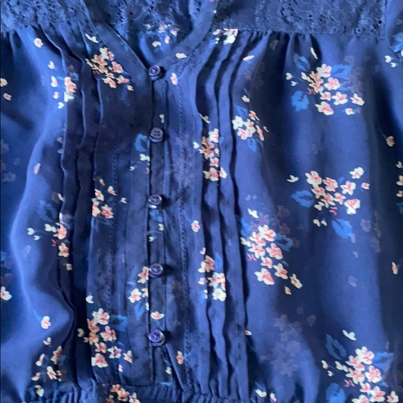 Sheer flowered print top - Picture 2 of 10